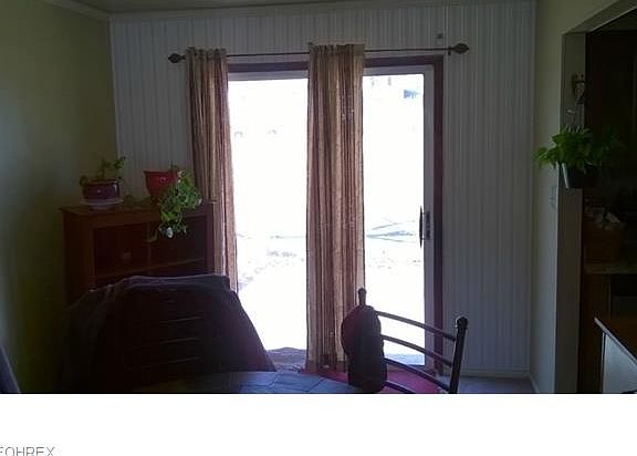4th image of 6060 Sunset Dr
