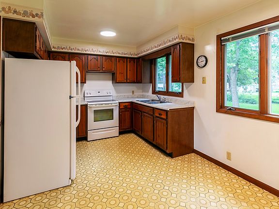 4th image of 501 S 1st St