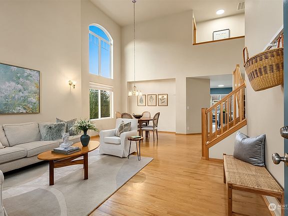 4th image of 18375 Mt Townsend Drive NE