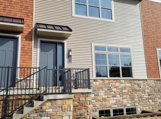 63 Sanctuary Dr, Valparaiso, IN 46385