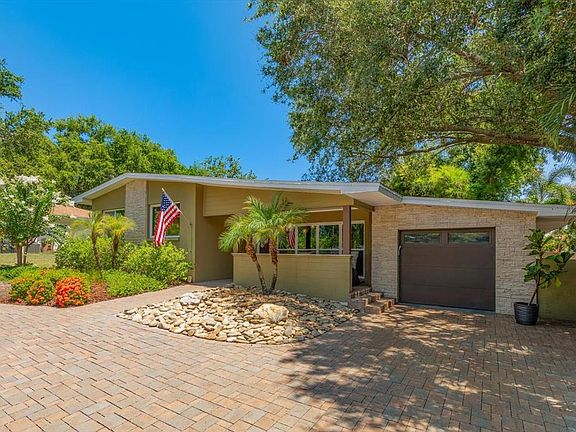 2nd image of 308 Barbara Cir