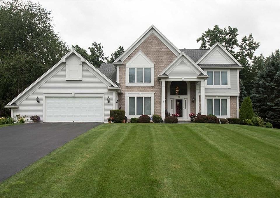1st image of 22 Sunleaf Dr