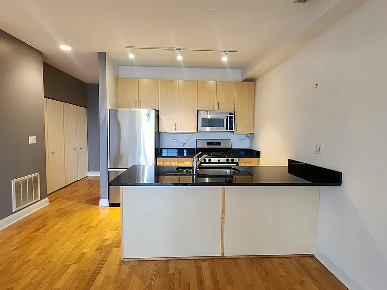 1260 W Washington Blvd #606 — Photo 5