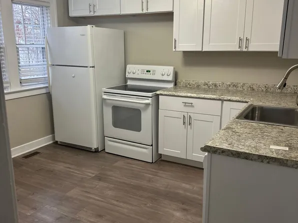 22624 Maxine St, Saint Clair Shores, MI 48080