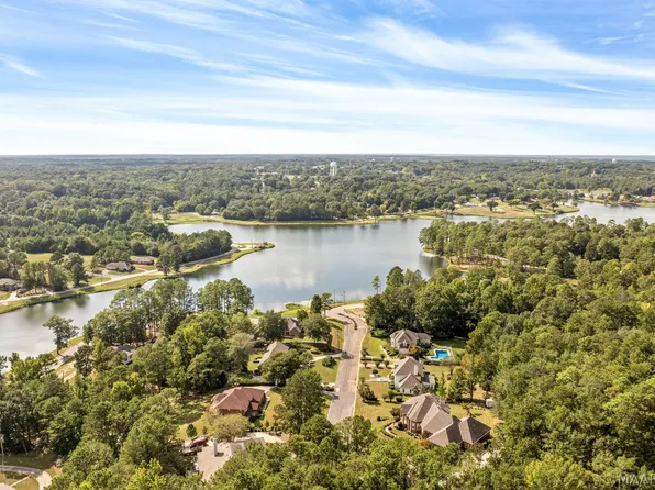 606 Lakeview Dr, Tuskegee, AL 36083