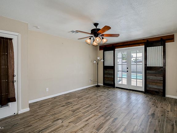 3rd image of 8013 W Pinchot Ave