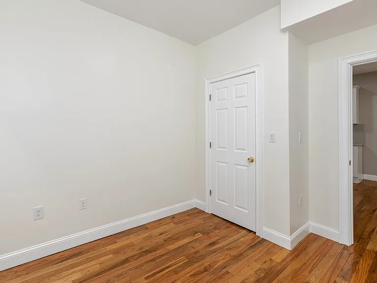 18 Baird St #2 — Photo 8