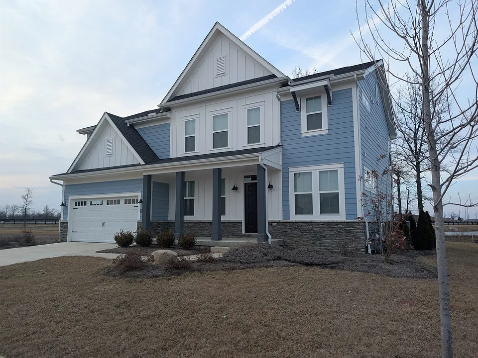 8246 Woodstar Dr