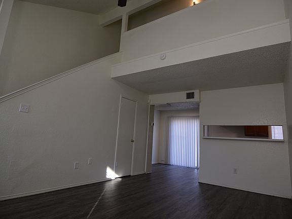 3rd image of 8437 Cloverglen Ln