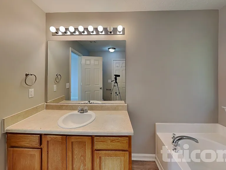 63 Twin Oaks Trl — Photo 10