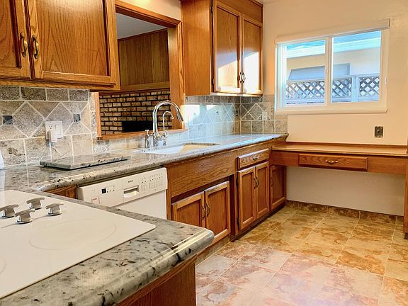 5th image of 968 Orchid Way