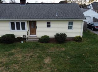 25 Winslow St E, Riverside, RI 02915