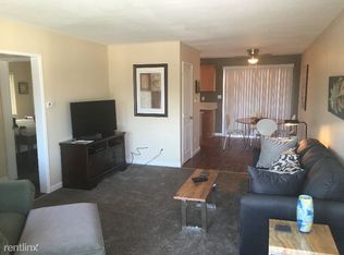 718 N Floral St APT 10, Visalia, CA
