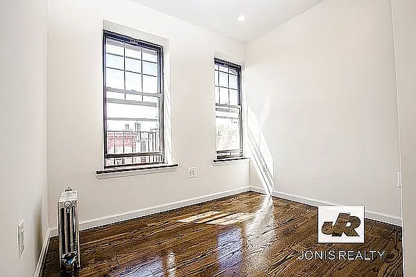 Rented by Jonis Realty | media 3