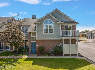 2165 Leighton Dr, Shelby Township, MI 48317