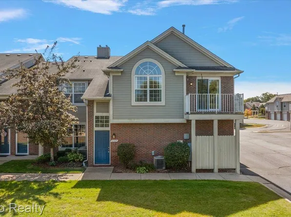 2165 Leighton Dr, Shelby Township, MI 48317