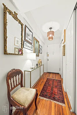Entry / hallway, photo 1
