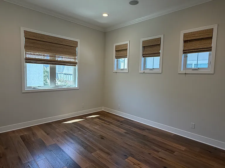 613 Iris Ave #1/2 — Photo 31