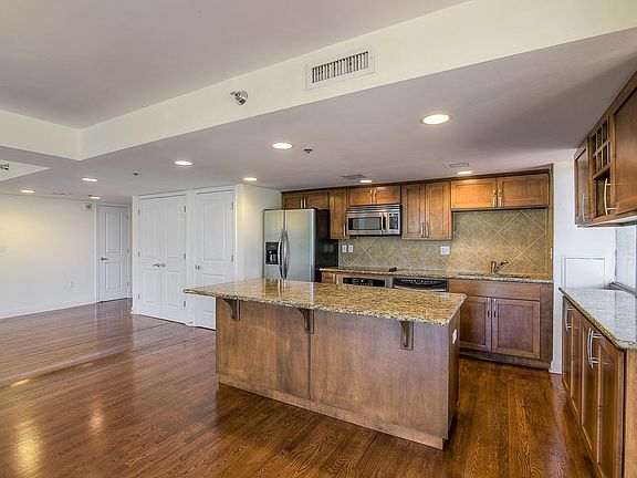 5th image of 600 Admiral Blvd