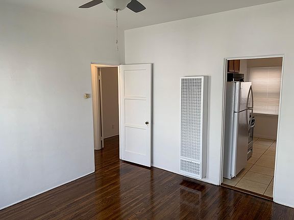 3rd image of 2620 Santa Monica Blvd APT 3