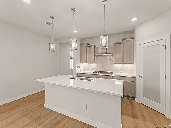 5th image of 13234 Edith Gardens