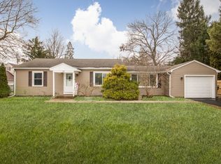 307 E Main Street Rd, Cary, IL 60013