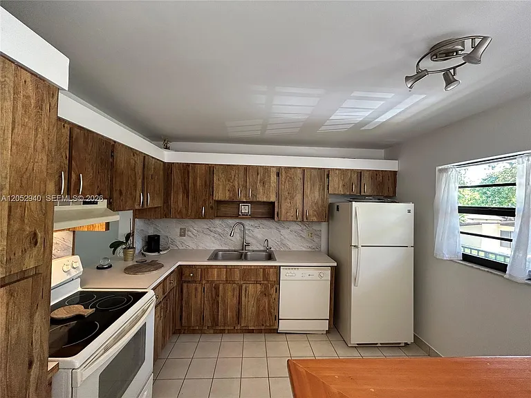 200 Gate Rd #202 — Photo 5