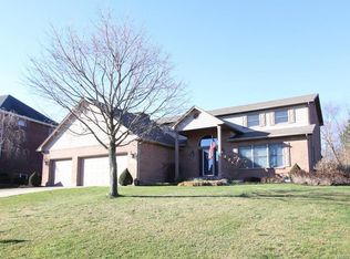 7165 Pineland Trl, Dayton, OH 45415