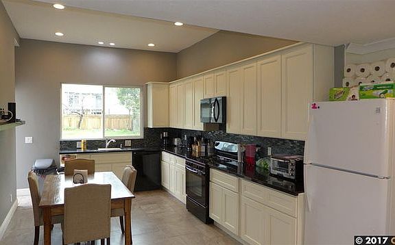 3rd image of 2565 Jewell Ln