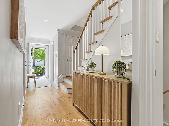 5th image of 1951 Rathburn Rd E #66