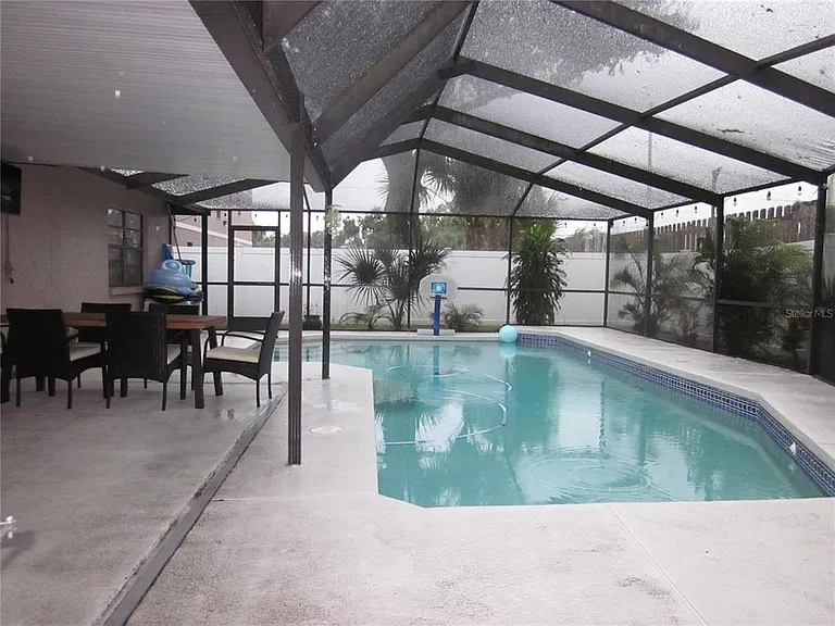 4902 Country Aire Ln — Photo 23