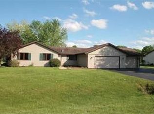 4423 Waltham Rd, Roscoe, IL 61073