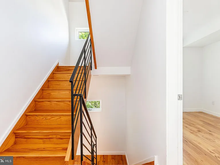 1719 Erdman St — Photo 19