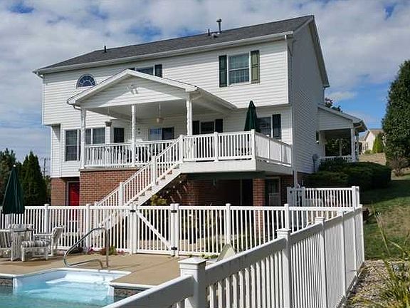 2nd image of 702 Muirfield Dr