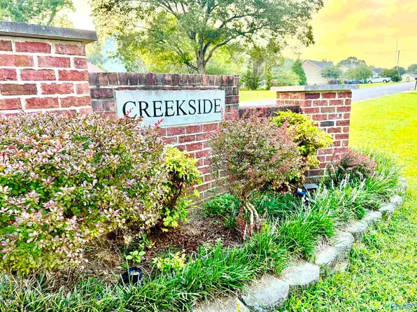 117 Creekside Dr, Albertville, AL 35950