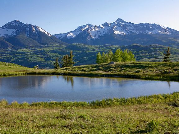 2nd image of 6 Meadow Dr