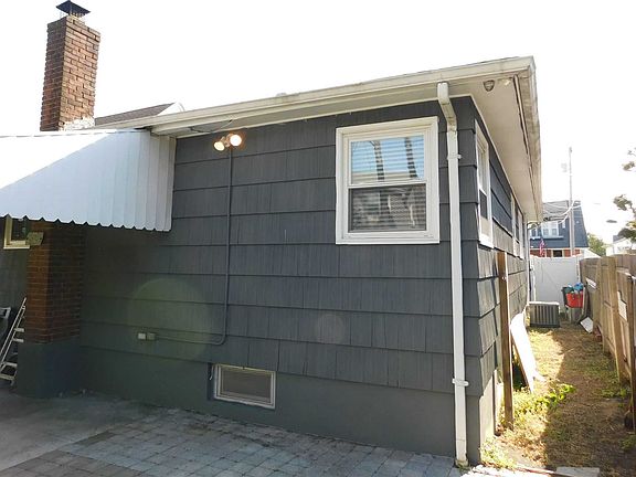 5th image of 30 Poplar St