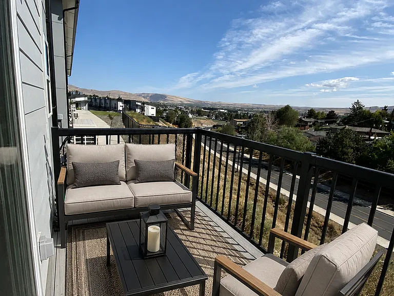200 Canyon Pkwy — Photo 10