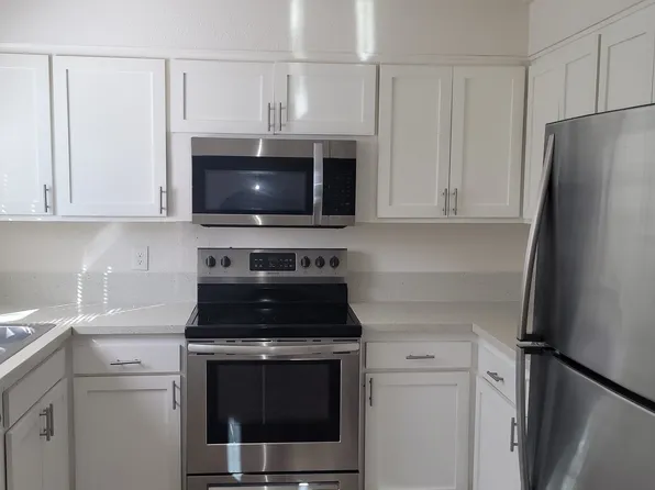 7405 SW Scholls Ferry Rd APT 1, Beaverton, OR 97008