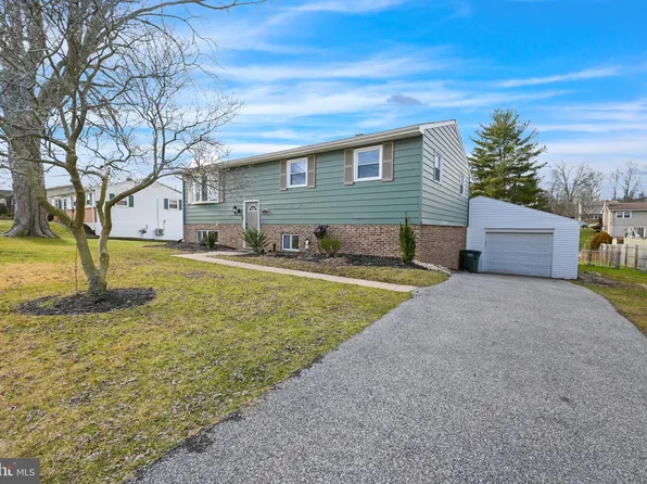 2519 Willapa Dr, Dover, PA 17315