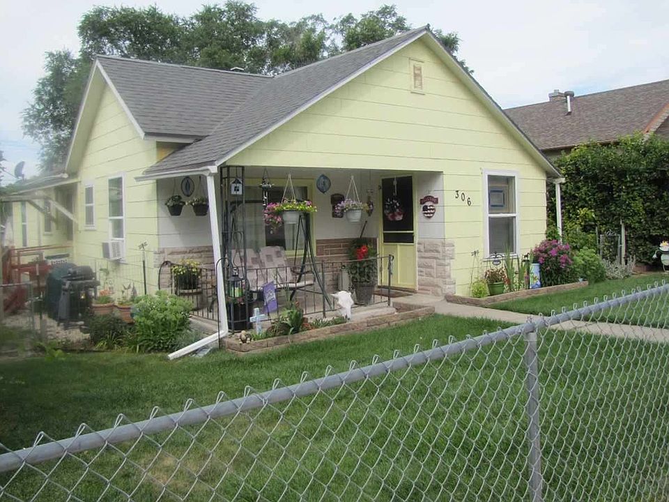 1st image of 306 S 5th St