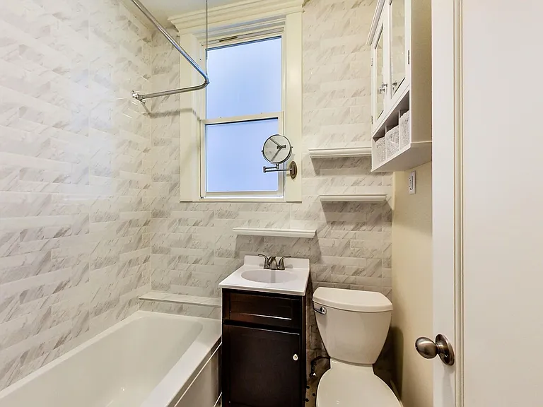 1160 Pine St #2 — Photo 8