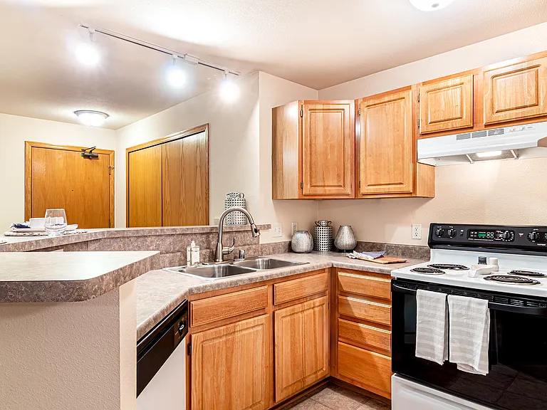 Hickory Pointe — Photo 14