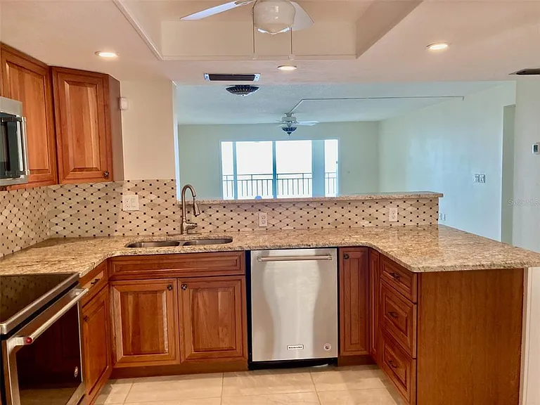 6430 Sun Eagle Ln #203 — Photo 8