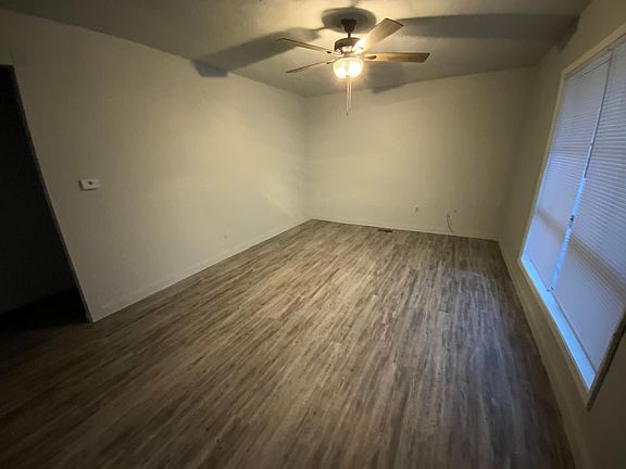 2nd image of 900 Shasta Dr