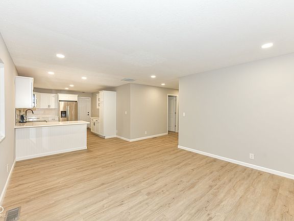 5th image of 5017 E 14th St