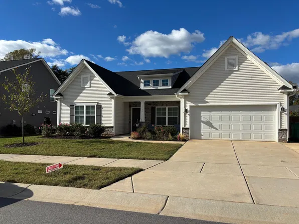 5233 Quail Forest Dr, Clemmons, NC 27012