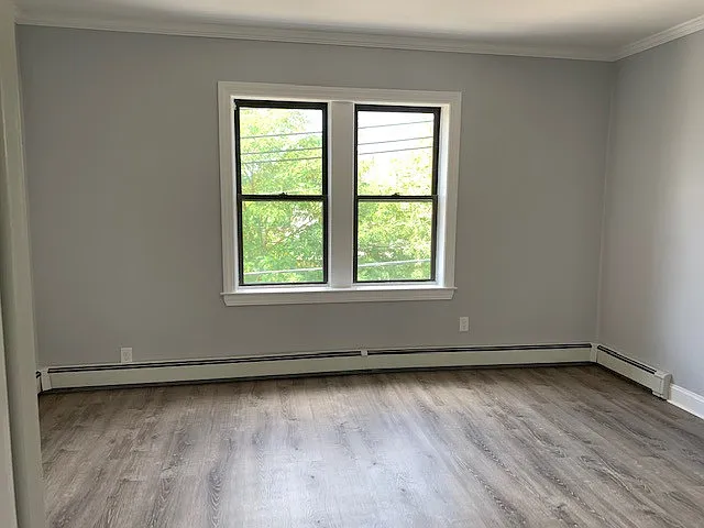 12 Russell Avenue — Photo 6