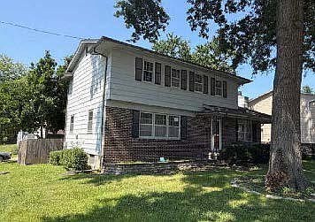 1st image of 520 33rd St
