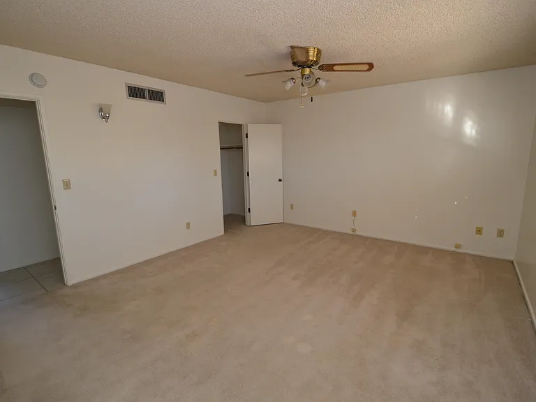 7722 E Knollwood Cir — Photo 17
